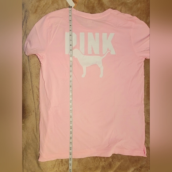 NWT VS VICTORIAS SECRET PINK CAMPUS SHORT SLEEVE TEE - Picture 4 of 4